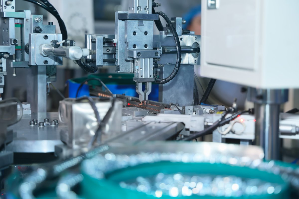 HUNANSIASE's tweet image. Crafting reliability, one component at a time. ✨
SIASE’s advanced production lines power your OEM/ODM success worldwide.
#SIASE#ElectricalComponents #OEM #GlobalSupply