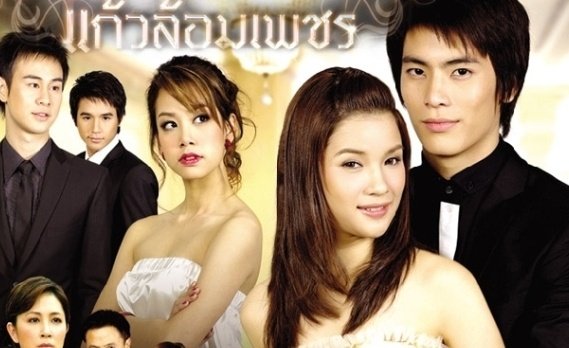 ttrisukoll's tweet photo. ซึ่งละคร xact สำหรับชั้นตราตรึงใจหลายเรื่องมาก ตั้งแต่สมัยเด็กจนถึงตอนนี้ ไม่มีเรื่องไหนลบล้างได้ แล้วก็ไม่ควรเอามารีเมค เพราะของเก่าดีมากๆๆๆๆๆๆๆๆแล้ว ฮือ ที่สำคัญคือเพลงเพราะมากกกกกกกกกก อยู่เพื่อเธอ ใกล้กันยิ่งหวั่นไหว​ ผิดเพราะรัก รักเจ้าเอย มาลัยสามชาย  แค่คำคำเดียว แล้วเอาเดอะสตาร์ยุคเก่าๆมาร้อง กุแบบ กรี๊ดดดดดดด หูเคลือบทองมาก 😭😭😭😭