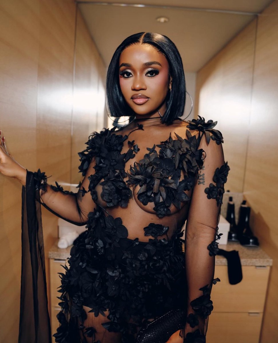 miles_ugn's tweet image. 🚨🚨🚨🚨🚨
Please Chioma adeleke can you please allow us have Davido for a little time the internet hasn’t been fun for the longest. Please we’ve given you two you space. We miss DAVID 🥹😔🥲 #30bg