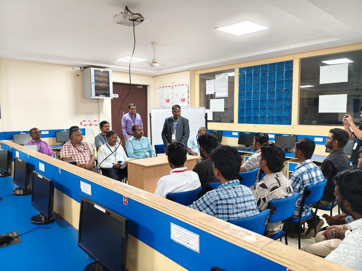 AutodeptHits's tweet photo. 🚗 Eye Opener Session on ADAS &amp; Autonomous Driving Systems!
 Session at Hindustan Institute of Technology &amp; Science by Mr. Hochiminh Perumal (ANCIT Edutech) — inspiring future automotive engineers!

#ADAS #AutonomousDriving #FutureMobility #HITS https://t.co/ELNNe187pD