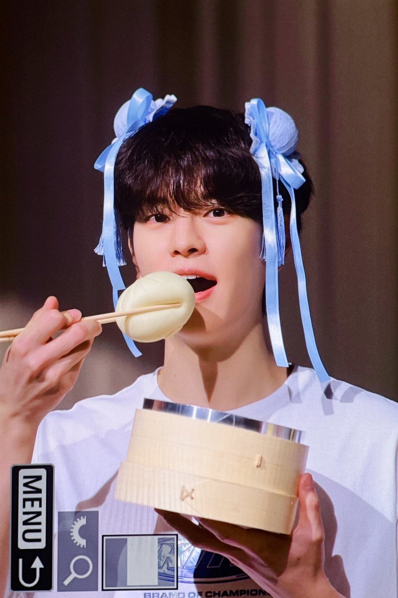 บางคู่รักกันเพราะว่าตี๋หมวย