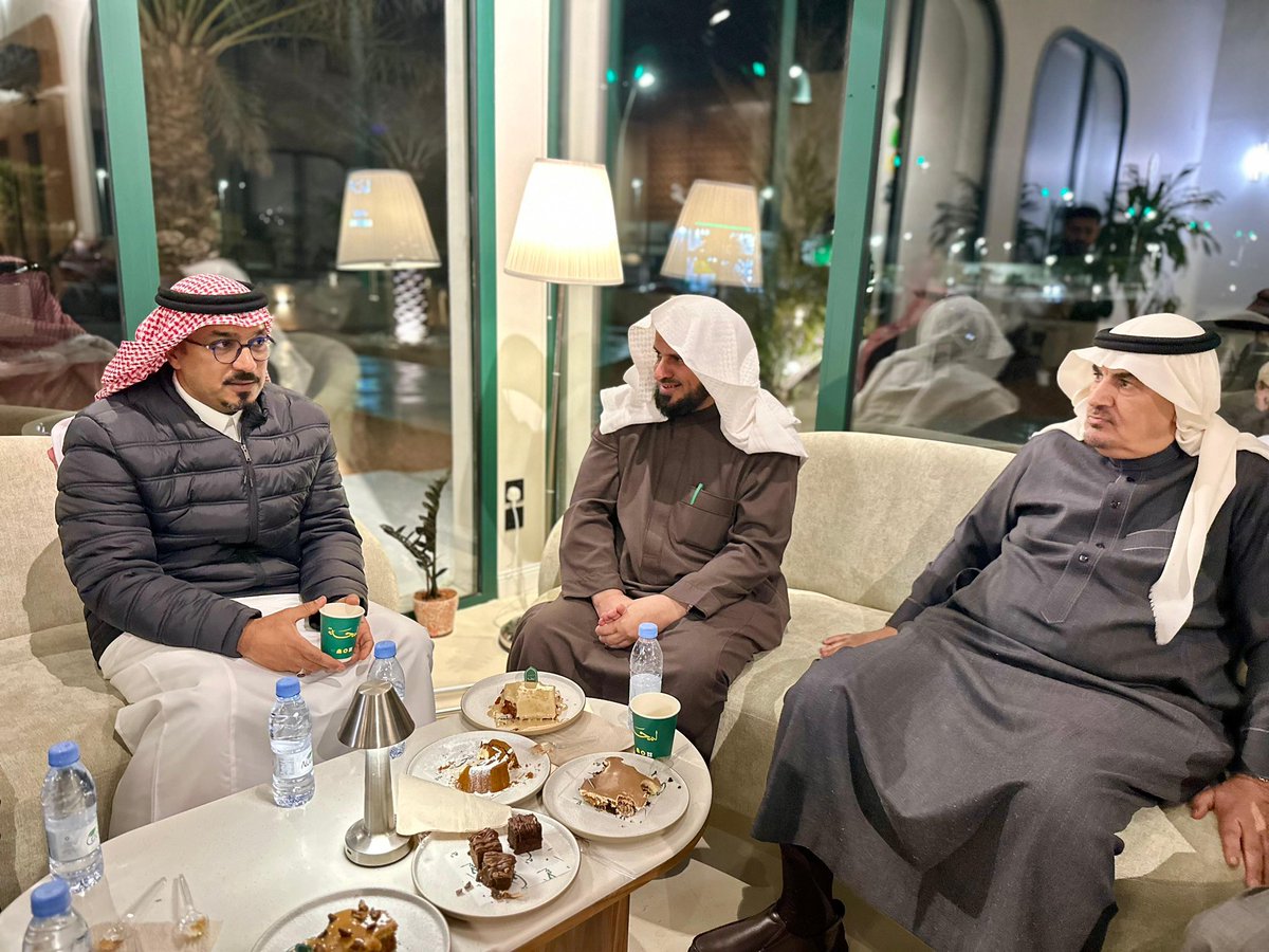 baladiahMt's tweet photo. 🖋️| استمراراً لدعم الحراك التنموي ..
سعادة محافظ #المذنب وسعادة رئيس #بلدية_محافظة_المذنب يزوران أحد المشاريع الاستثمارية الحديثة للاطلاع على تفاصيله ومرافقه ،ضمن إطار الاهتمام المستمر بتمكين الاستثمار ،وتحفيز النمو الاقتصادي بما يواكب تطلعات الأهالي ويعزز جودة الحياة في المحافظة https://t.co/EdayvyJI5q