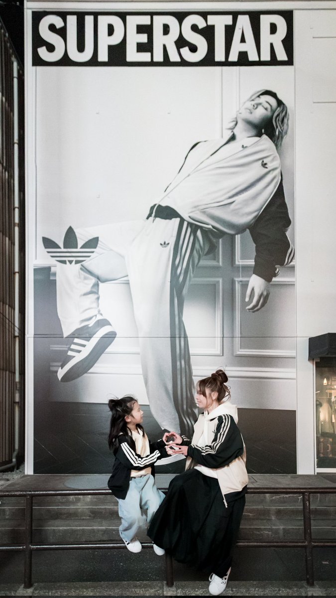 alohays1's tweet photo. SUPERSTAR🖤🤍

最終日に駆け込み🫶🏻
(タップ推奨)

#fujiikaze
#藤井風
#原宿キャットストリート 
#adidas https://t.co/mJYMQfQqZm
