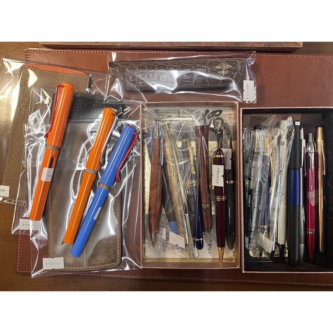 Pen and message. tweet media