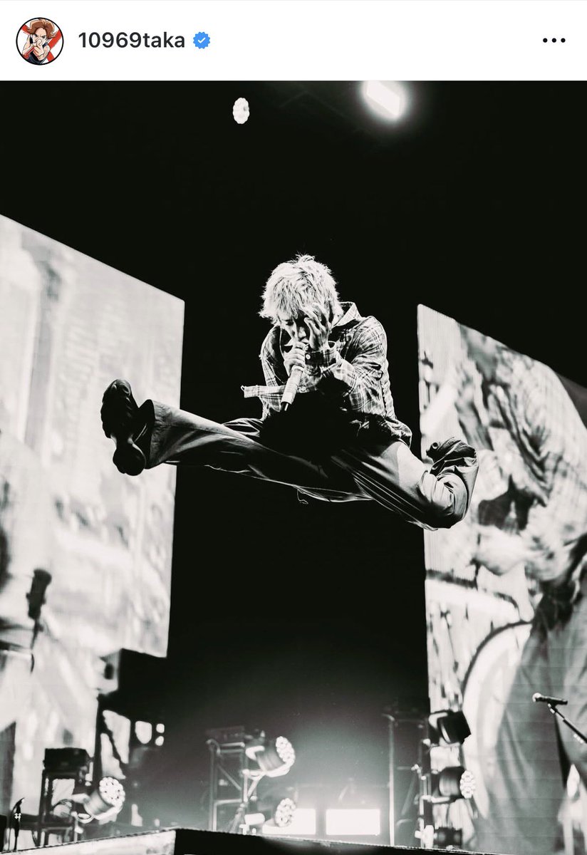 10969oorer2021's tweet photo. Taka’s legendary jump‼️ 

#ONEOKROCK #DetoxAsiaTour2026 #DetoxTourManila https://t.co/98XY9IpDwk