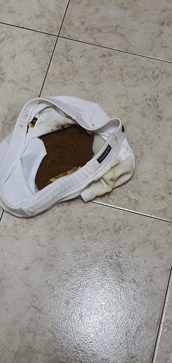 pantspoopingayguy tweet media