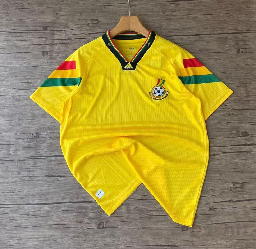 theNanaPoku's tweet photo. I got my Ghana jersey from @boakyefrederi19 soft koraa.
You go believe say Jersey + customisation + delivery all came to under GHS 250.

Solid guy. I think I just got lucky with the price. Go cop yours now!!! 

He get am in stock botsoooooo!!!! https://t.co/BF8wkGlqRG