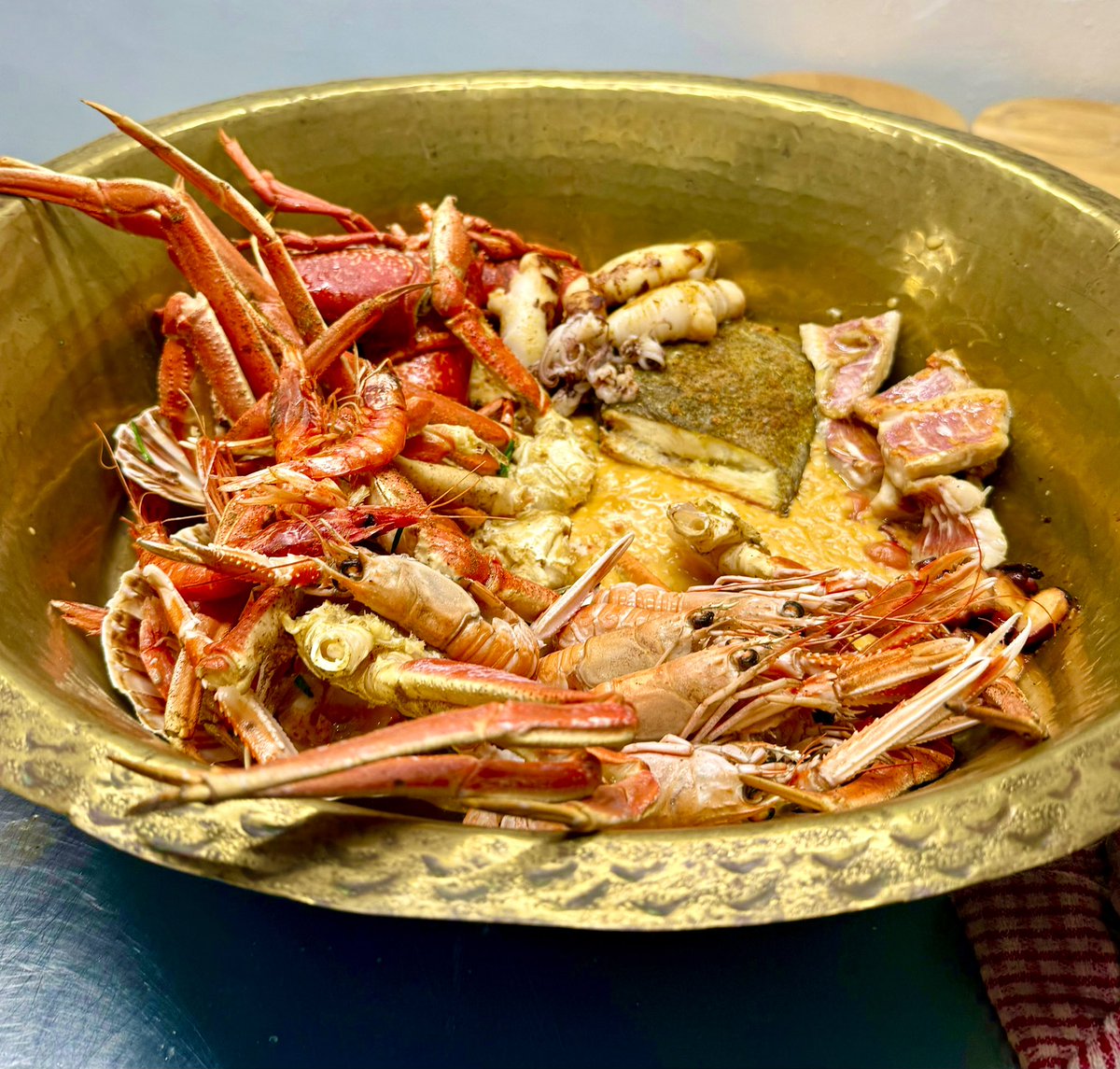 Roger Jones tweet media