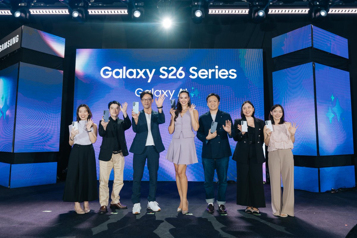 SamsungPH's tweet photo. ICYMI: Here's how we brought the #EverydaywithGalaxyAI experience at the SM MOA Music Hall.
β
Electrifying performance by Over October
β
Inspiring talk from Catriona Gray
β
SEVENTEEN New_ World Tour concert ticket winners
#GalaxyAI #GalaxyS26 #LifeInHiFi #GalaxyBuds4 https://t.co/I9LhV7yWxj