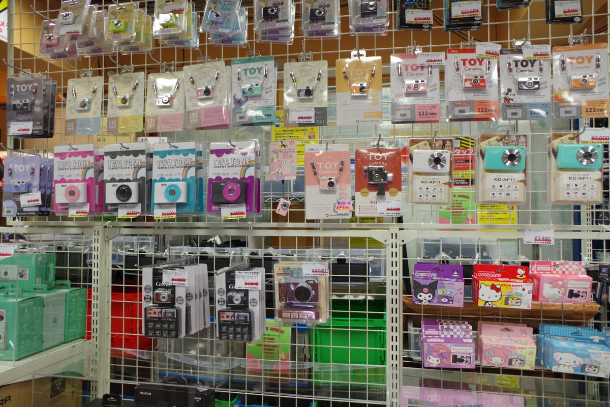 akibaoo_camera's tweet image. 春になるとカラフルなカメラが欲しくなります。コンパクトカメラやミニカメラもたくさん！ぜひ遊びにいらしてください。
#camerashop #compactcamera