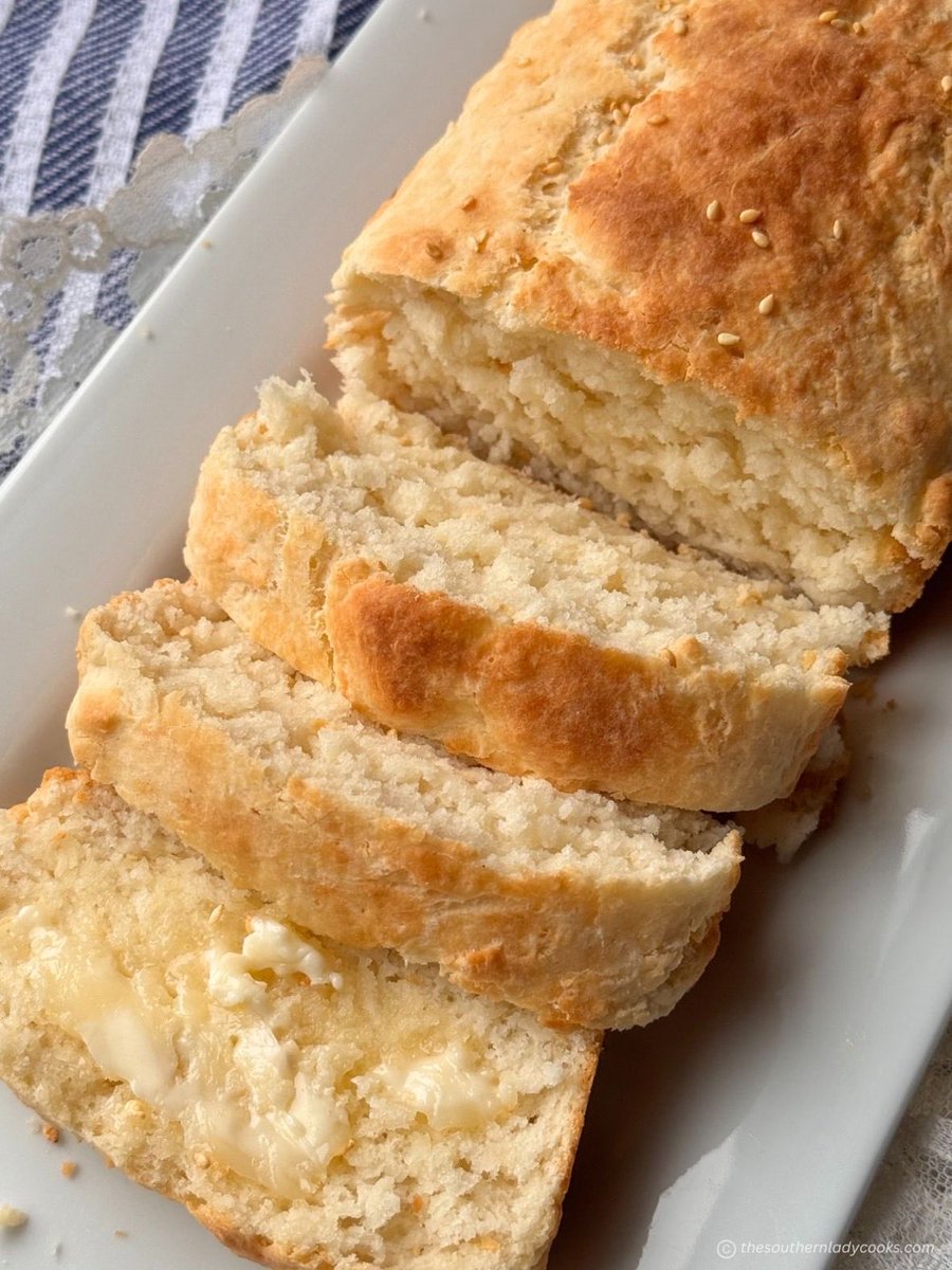 SouthLadyCooks's tweet image. Recipe➡️ thesouthernladycooks.com/mayonnaise-bre…
This bread recipe is only 4 simple ingredients and perfect if you need a quick bread to accompany any meal. Easy and delicious and ingredients you may have on hand. #baking
#recipes