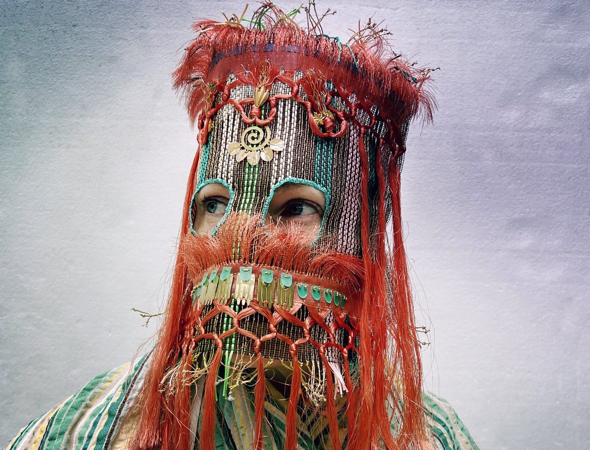 journaldesign's tweet image. Les créatures de dentelle, de franges et de perles de Damselfrau
Pour découvrir ces incroyables masques : urlr.me/vsR3hc

#art #decorative #masks #wearable #sculpture #found #materials #handmade