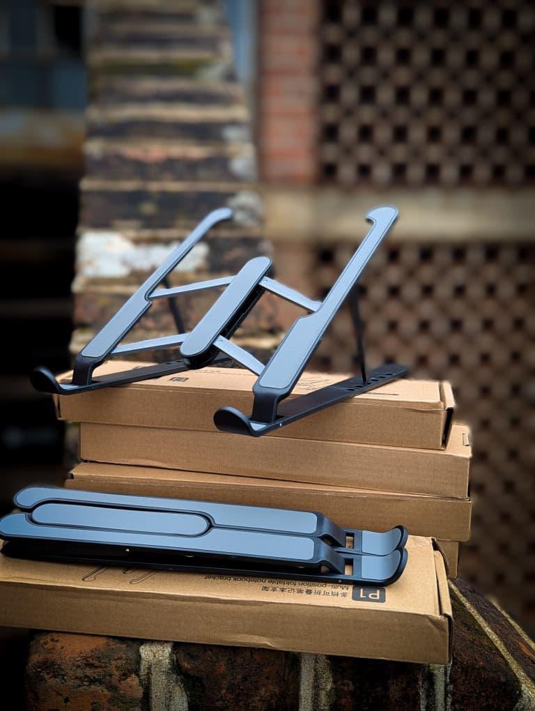 Itszingsmart's tweet photo. Laptop stands available 
K20,000 only 
0999395506 
Zomba, We send everywhere!!!

Repost please 🙏🏾 https://t.co/c0tO1mxGHB