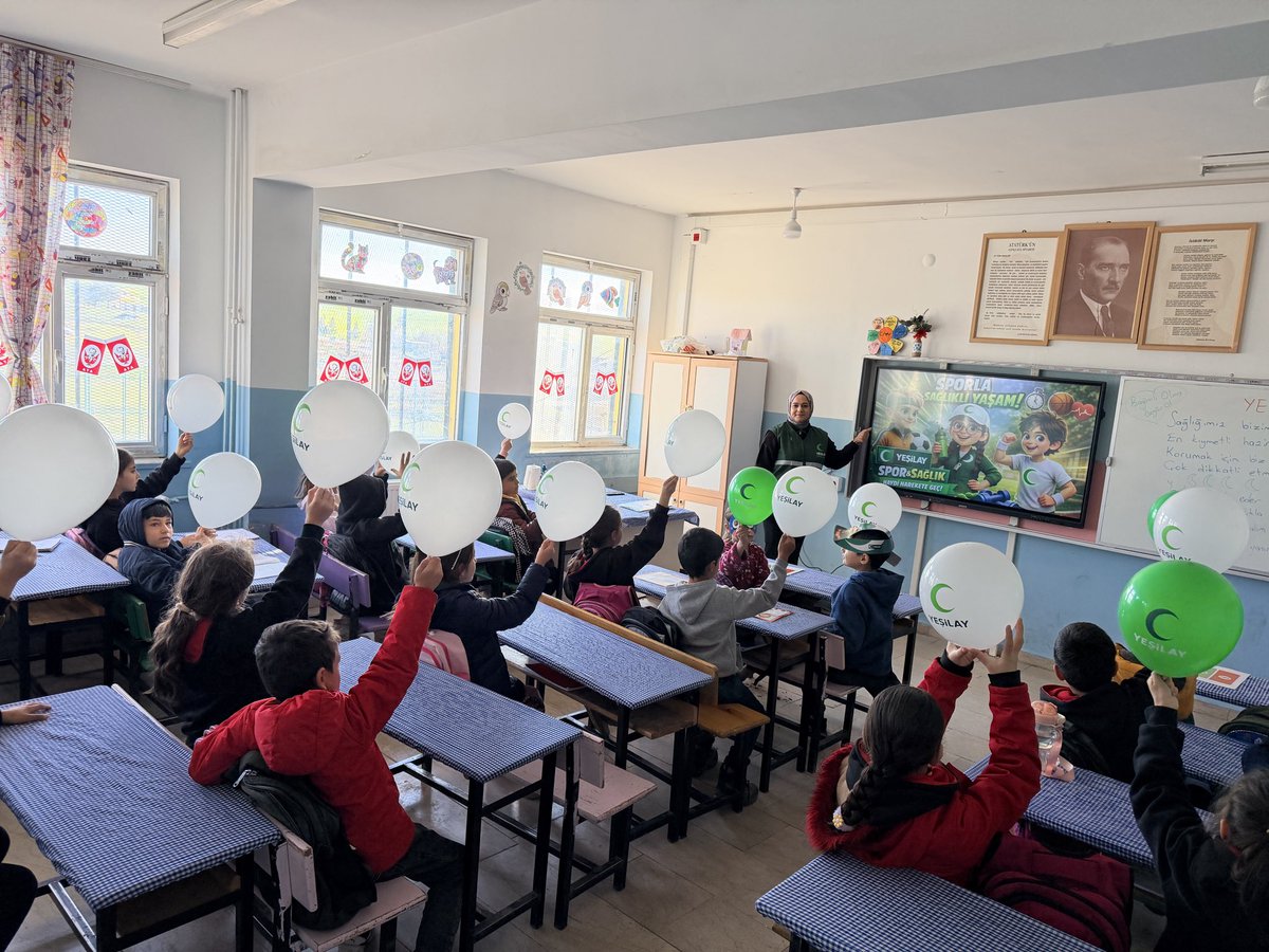 IlkSoganl's tweet photo. İlk Dersimiz: Yeşilay!
1–7 Mart Yeşilay Haftası kapsamında, Türkiye Yeşilay Cemiyeti ve Milli Eğitim Bakanlığı iş birliğiyle okullarımızda ilk ders zilini sağlıklı ve bağımsız bir gelecek için çaldık. @Yusuf__Tekin @hasanakbulut24 @ErnezDemir @mehmetDinc1920 @sadoglu_salih https://t.co/LgNksLBwa0