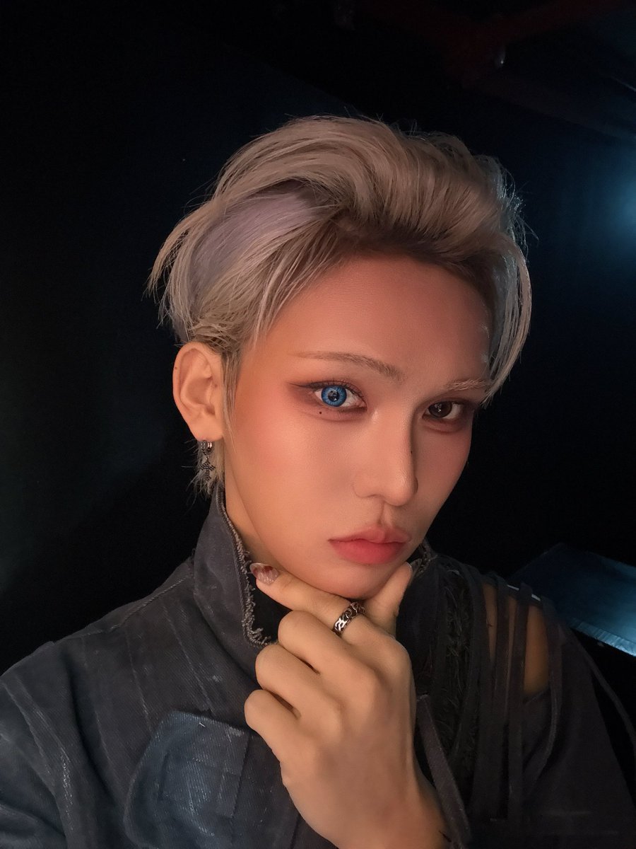 hello Hyun i love u more than anyoneever