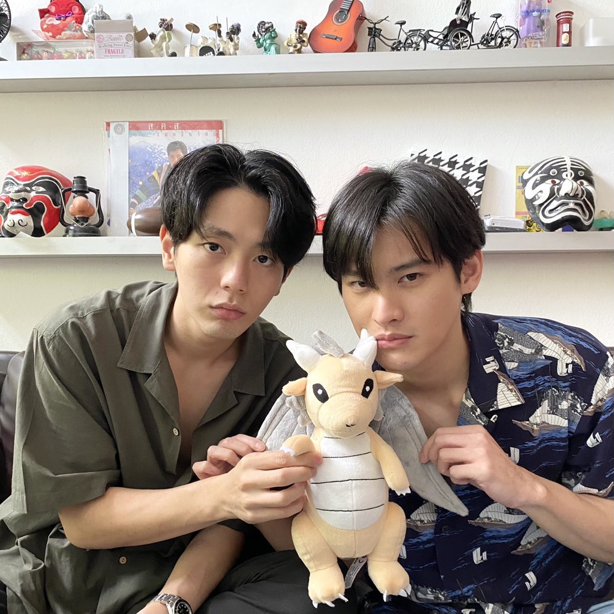 こんにちは😽🐰

出すのがギリギリになってしまったので
自主的に延長していたお雛様を先程片付けました😅
本人不在の場合、お雛様っていつまで出すものなんだろうか…🤔

🖤🤍
今日も笑顔で🤗
#number_9th  #uppoompat
#เก้าอัพ #กั๊พอ้าว
#KaoUp
cr.LoveryWriter