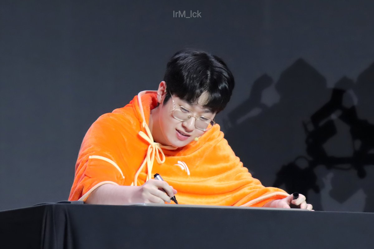 IrM_lck's tweet photo. 20260103 HLE FANFEST
#Zeus #제우스 #최우제 https://t.co/wacHGVOShW