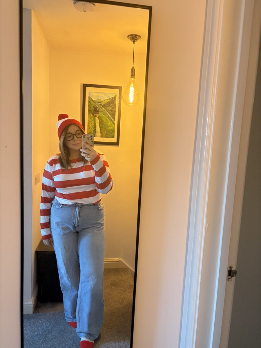 Miss Smith tweet media