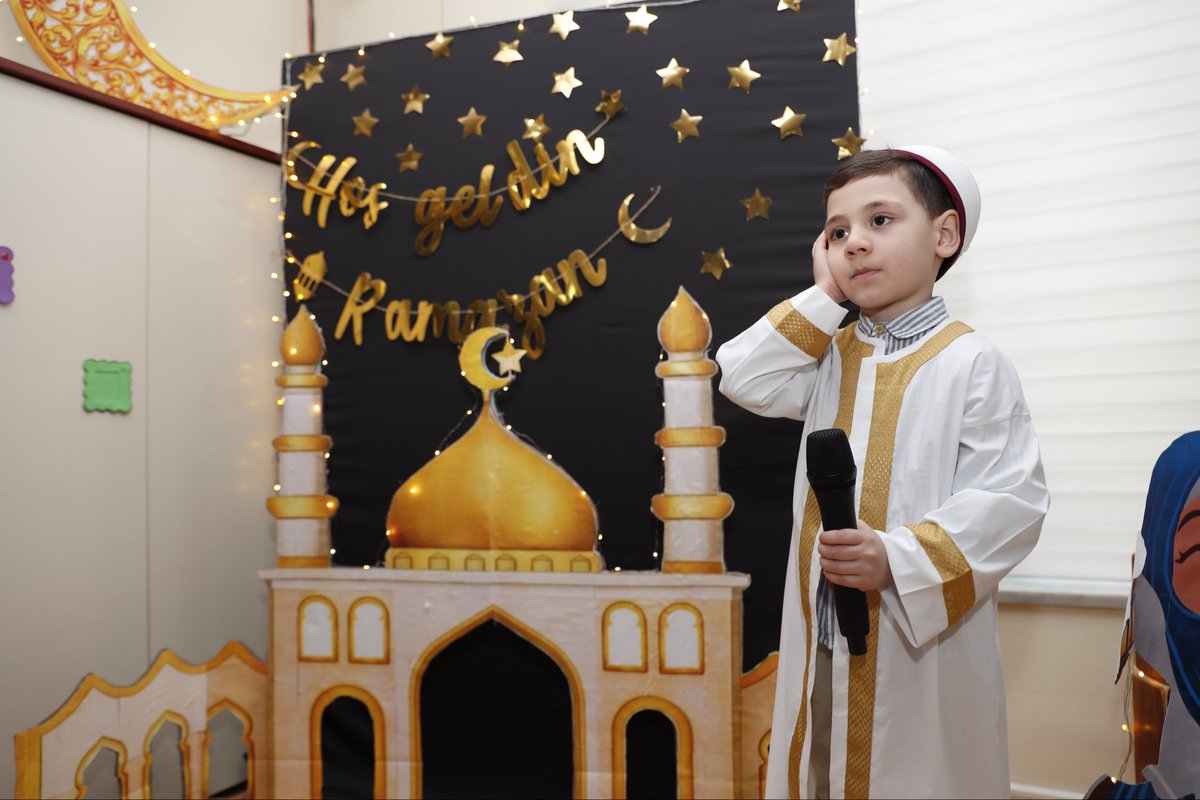 BagcilarBld's tweet photo. Kadın ve Aile Kültür Sanat Merkezi kursiyerlerimizin minik çocuklarına öğle ezanı ile ilk “iftar” heyecanlarını birlikte yaşadık.

Program kapsamında sunulan menü ve etkinlik sonunda takdim edilen hediyeler, öğretmenlerimiz tarafından el emeği ve büyük bir özenle hazırlandı. Miniklerimizle tekne orucumuzu açtık.