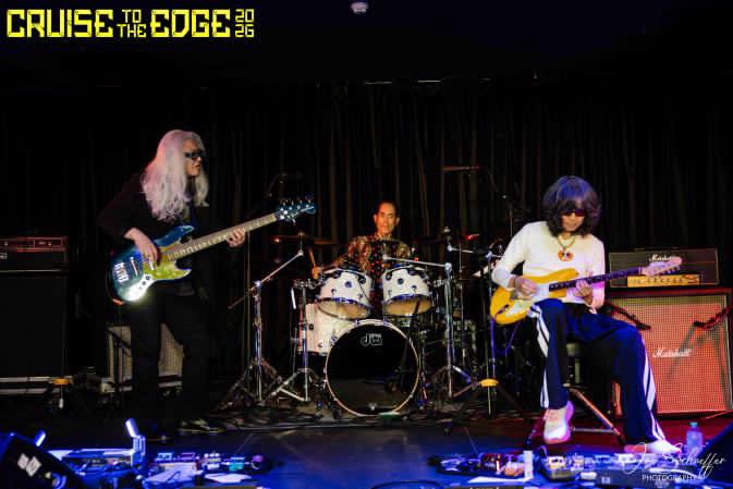 official_baraka's tweet photo. Cruise to the Edge 2026、1本目のライブが無事終了しました。会場は大歓声とスタンディングオベーション。世界のプログレファンの皆さん、ありがとうございました！

Our first show at Cruise to the Edge 2026 is done!The room erupted in huge cheers and a standing ovation.Thank you to all. https://t.co/v2c4aDmb2t