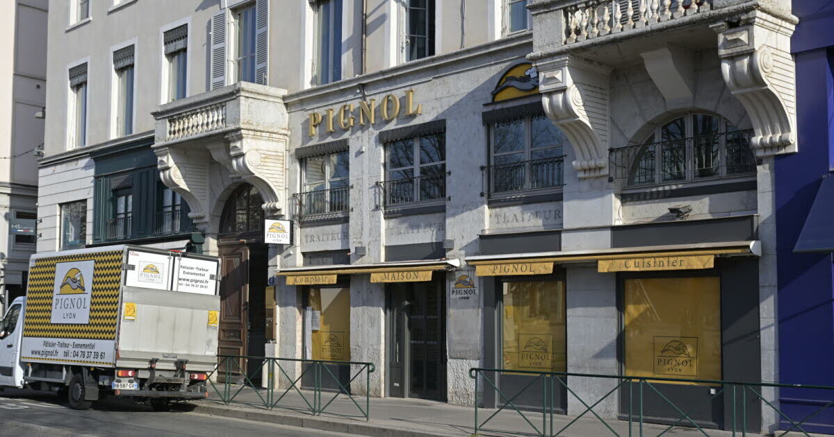 leprogreslyon's tweet photo. 🍽️ Une semaine après leur fermeture pour raisons d’#hygiène, ces deux magasins #Pignol rouvrent à #Lyon
➡️ https://t.co/URwpCtkKzg https://t.co/x83j8gqVBx