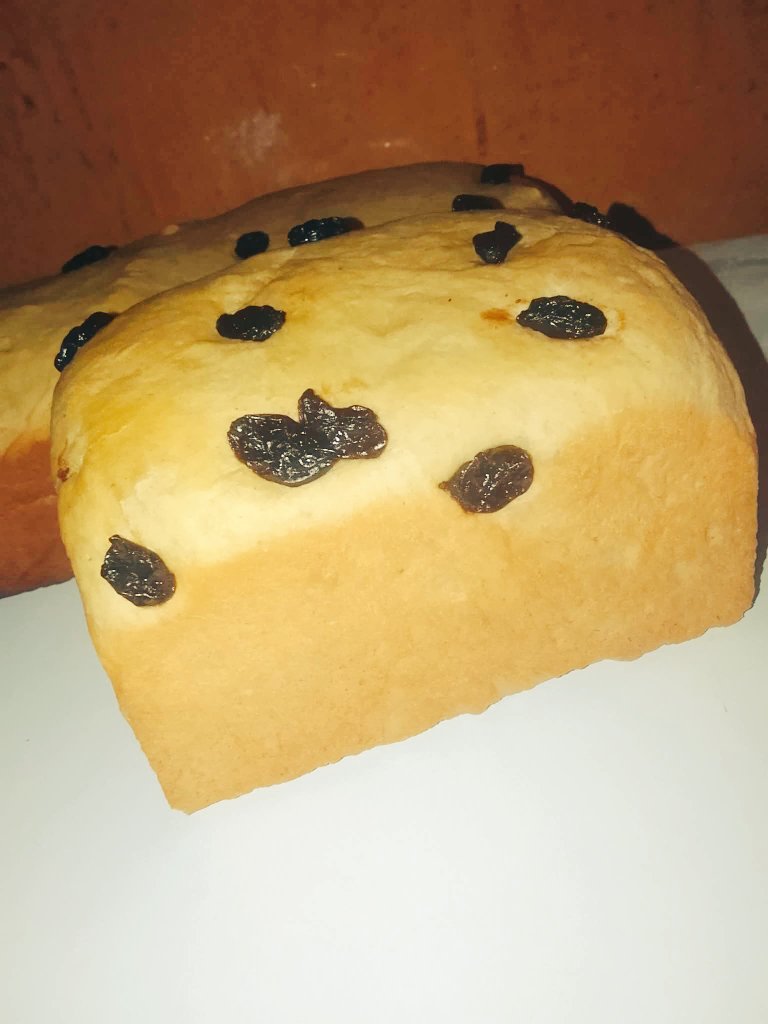 My homemade delicious bread 🍞
Perfect for a healthy breakfast.
Pair it with beans, akara, pap, or tea.
Soft, rich, yummy, and satisfying.