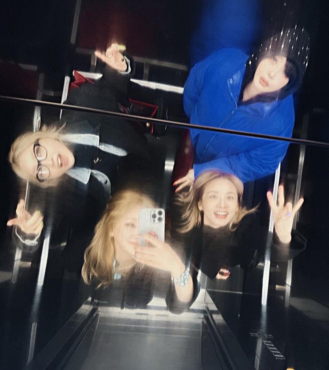 Two years ago, when 2NE1 posted their reunion selfies and teased a possible comeback, no one would have thought that by now the group would be more broken apart than ever. 💔