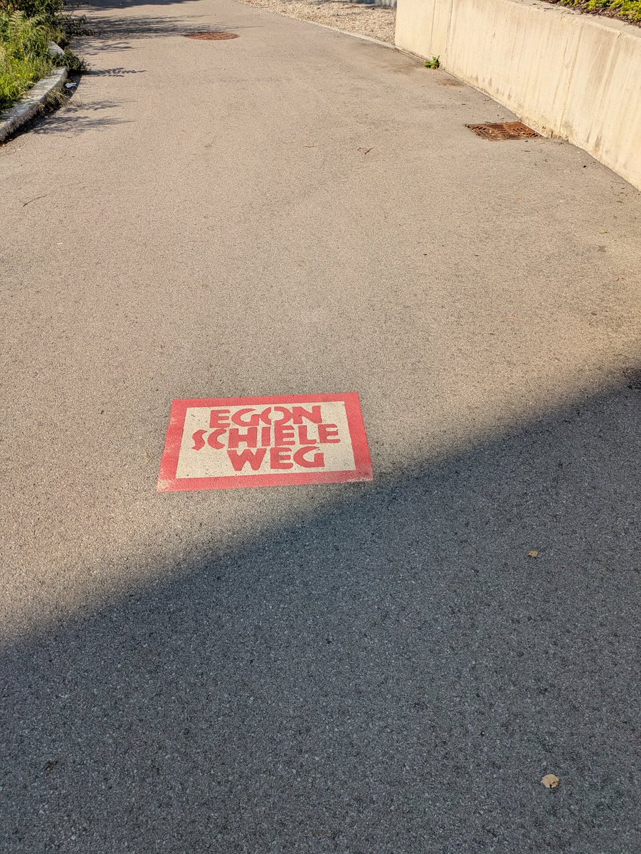 エゴン・シーレゆかりの場所を結んだ Egon-Schiele-Weg (エゴン