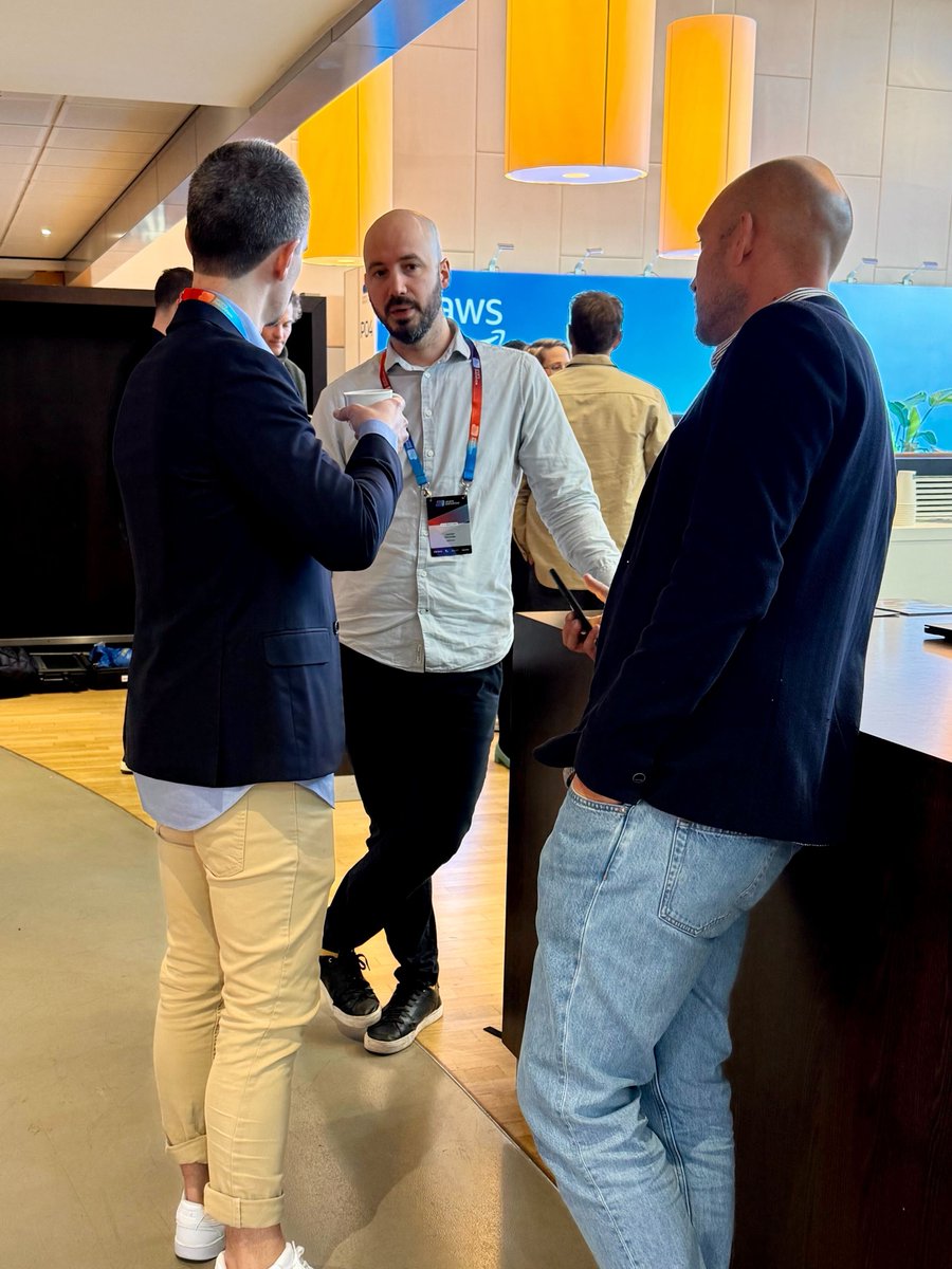 LaSource tweet media