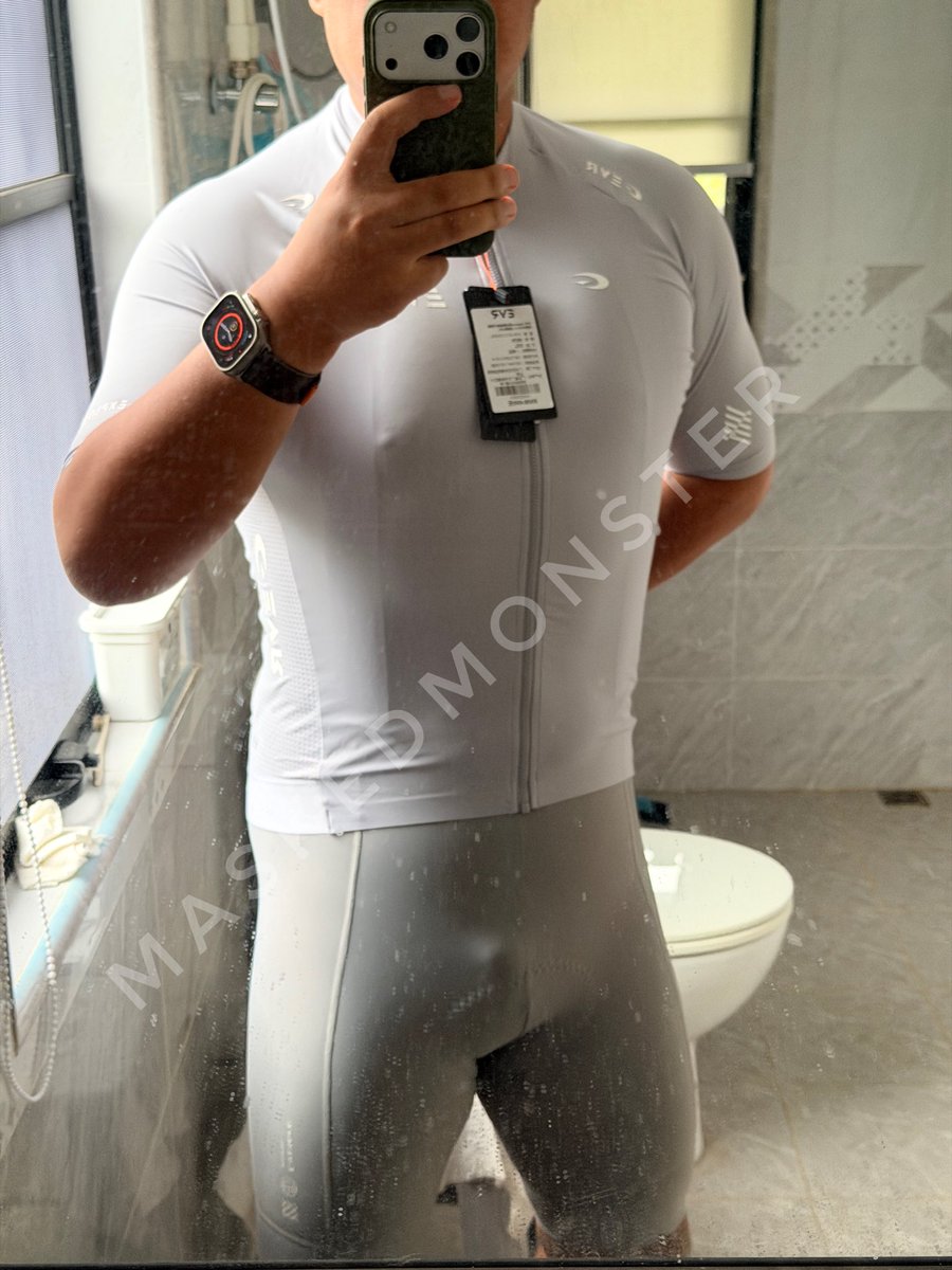 MonsterGom tweet media