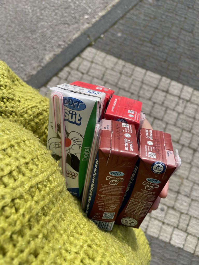 benim kendime aldığım her şeyde yanımdakilere de ikram etme sevdası