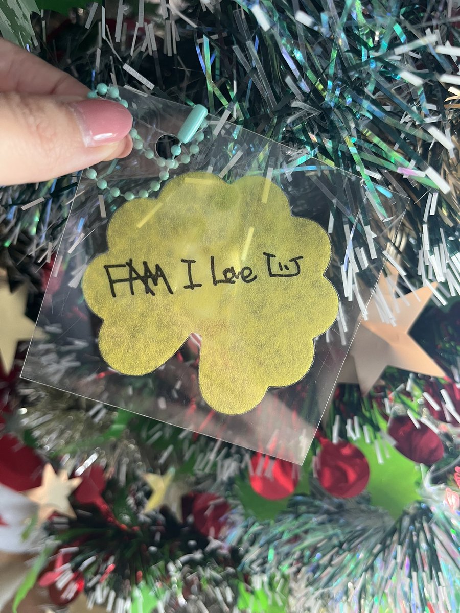 ได้แล้วค้าาา ขอบคุณแอดมินมากค่าาา ยังหอมอยู่เลยย รักพี่จี รักแอดมิน💕🙏🏻