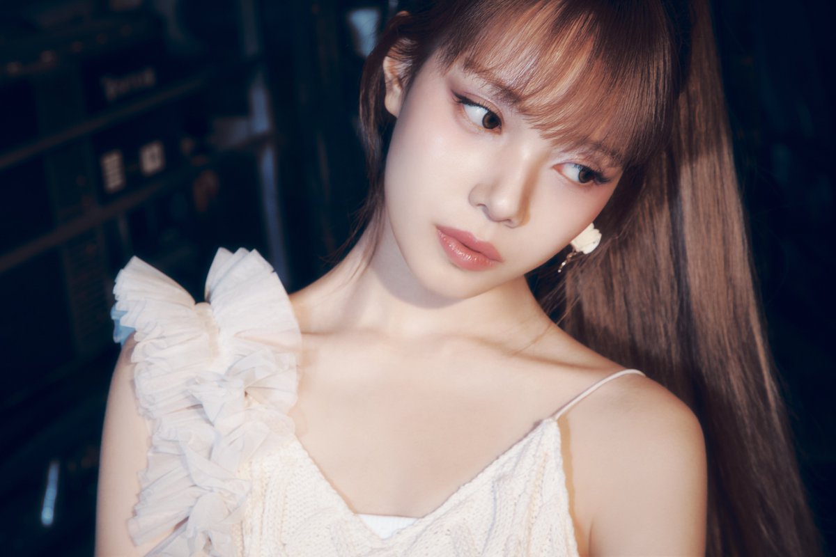 BabyDONTCry_BDC's tweet photo. Visual Photo #Mia

Pre-Release Track 'Shapeshifter'
➫ 2026.03.11 (Wed) 6PM KST

The 1st Mini Album 【AFTER CRY】
➫ 2026.03.24 (Tue) 6PM KST
💿 Pre-order : https://t.co/DOSDTaItuk

#BabyDONTCry #BDC #베돈크
#미아
#AFTERCRY #BDC_AFTERCRY #Shapeshifter 
#PNATION #피네이션 https://t.co/cuDvByVGMY