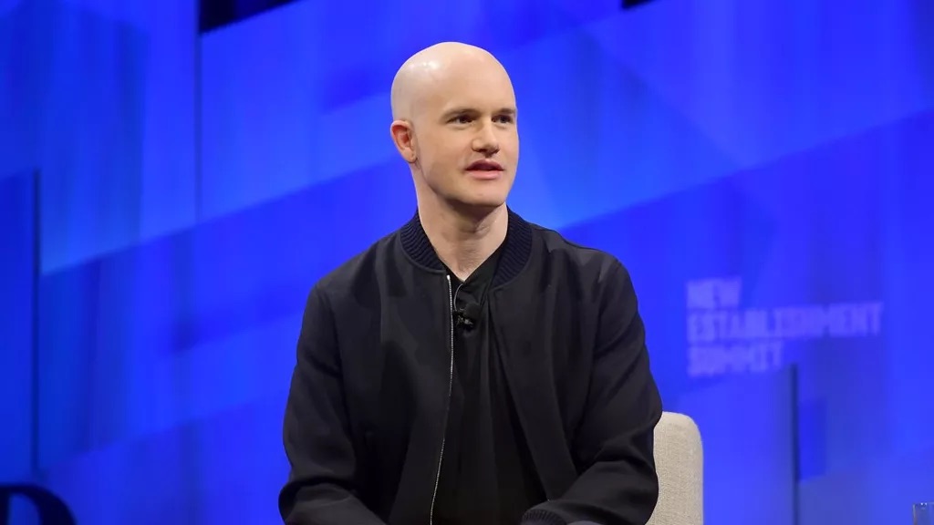 LeJournalDuCoin's tweet photo. 👀 Le CEO de Coinbase, Brian Armstrong, affirme que la crypto permet aux individus d’échapper aux saisies ou à la dévaluation monétaire en leur donnant la possibilité de réellement posséder leur argent. https://t.co/TNXvAOJZFR