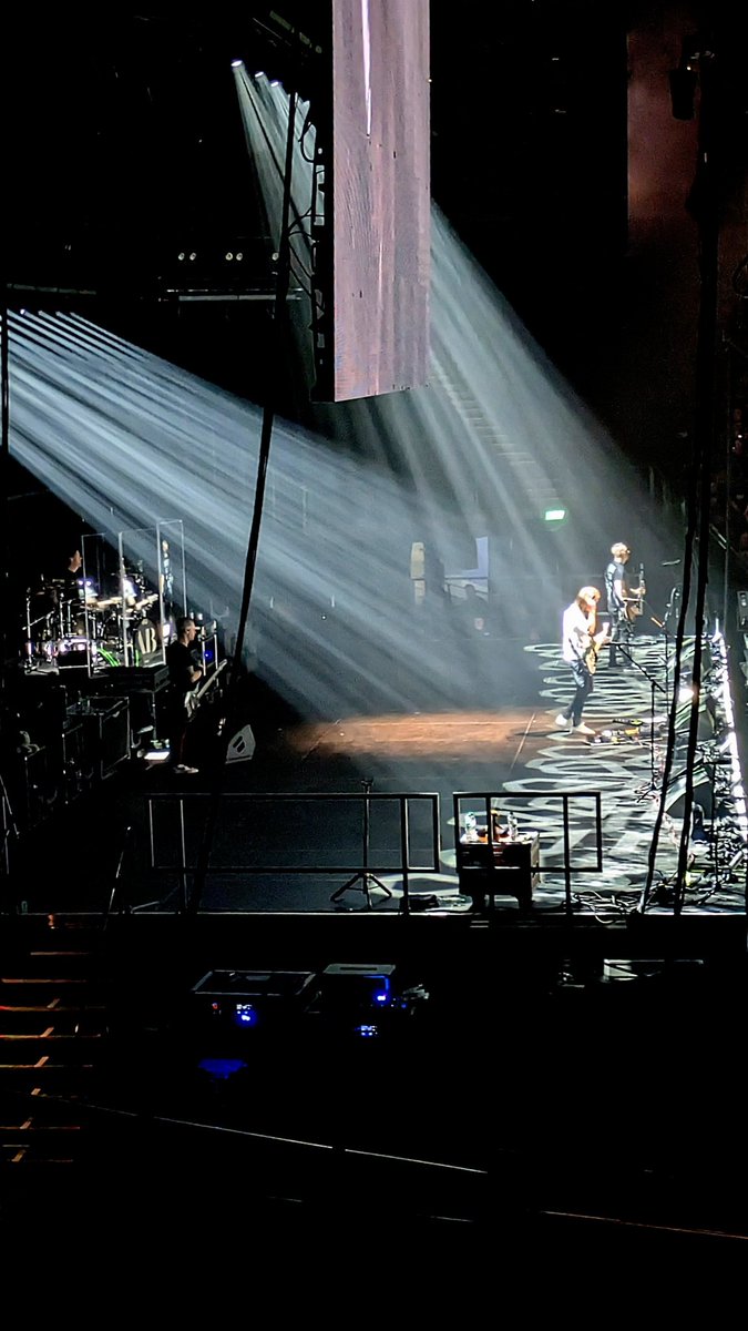 clothesfreeuk's tweet photo. Alter Bridge at the O2 last night,good to get out rockin again 🤘🏼👏🏼❤️
#alterbridge #LondonO2 #northgreenwich https://t.co/osmsGnPl2a