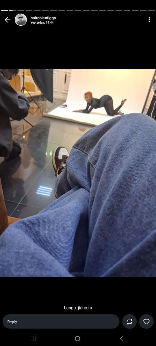 Pia we umeanza kuwa mkora?? Tangu lini ukakua na mapaja nono?😂This my friend alipost jana usiku..enyewe tunasaka content😂😂