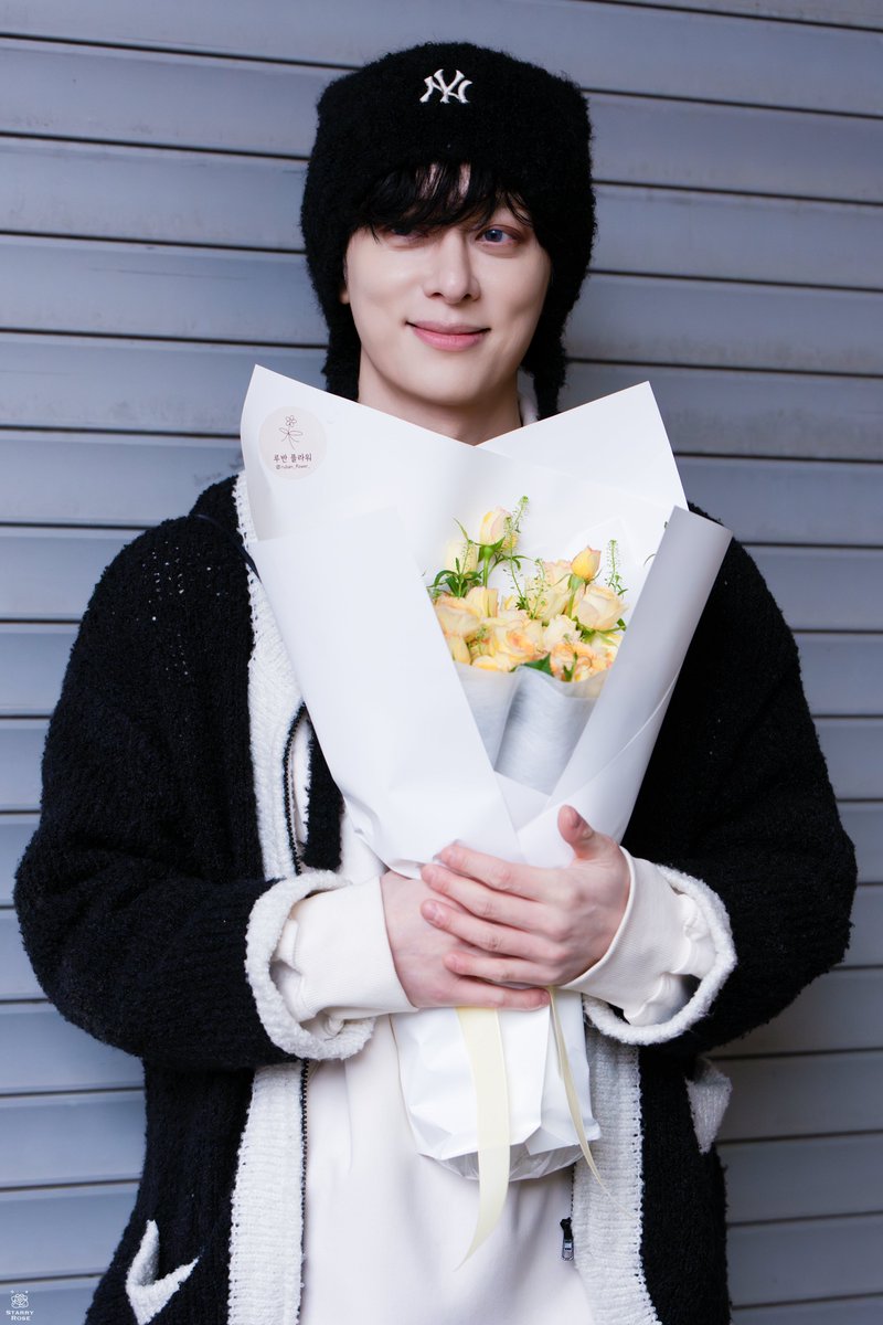 𝑺𝒕𝒂𝒓𝒓𝒚 𝑹𝒐𝒔𝒆 tweet media