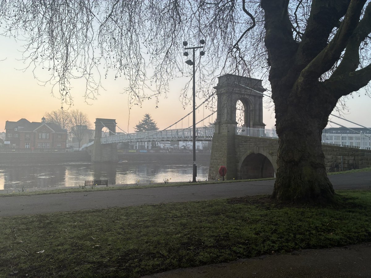 lufbraspud's tweet image. #Morning ☕️

Dry = ☀️ = ❌ Dreadmill ❌ 

#letsgetoutside

🎧 + effort = satisfaction 

A good run creates such clarity ~ a bit like the sun burns away the FOG
@Stephen_Logan 

Seven b4 7 ✅ 

Pics: #Nottingham this morning 

🙌💜🧠
#coffee #exercise #teacher5aday