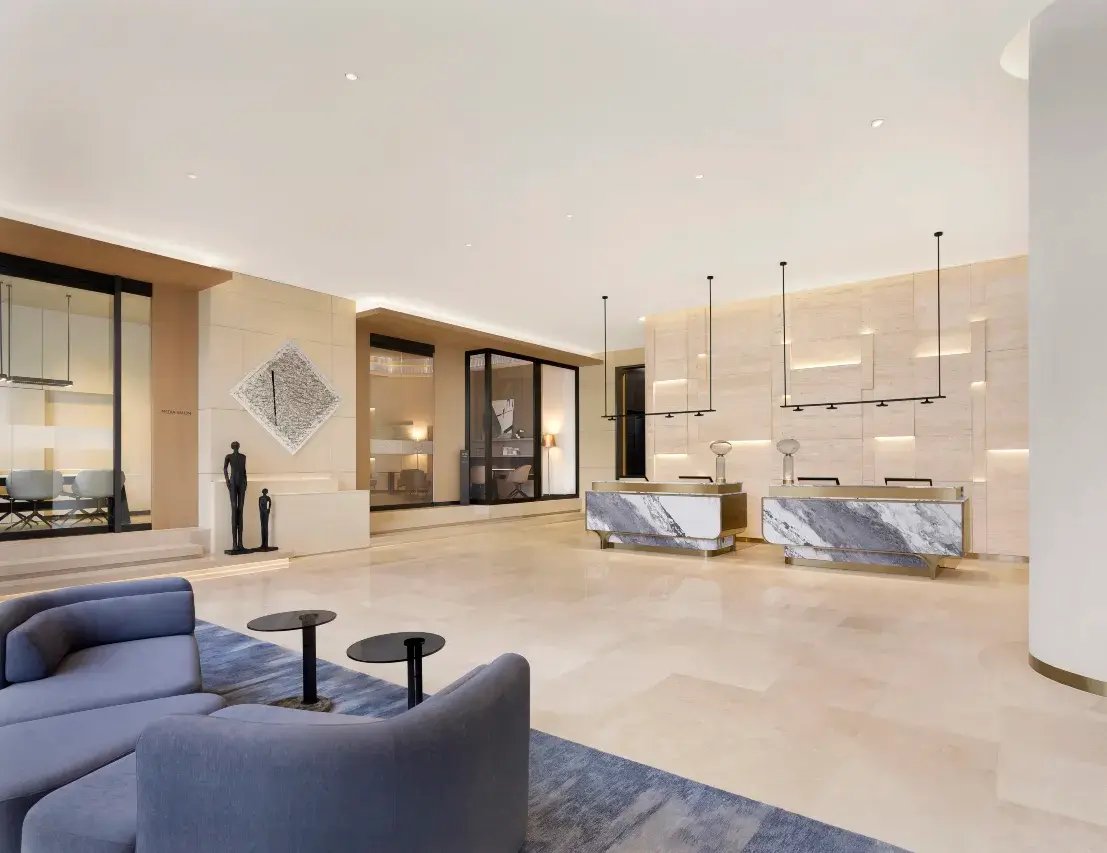 ᅠ
Para staff yang sudah sampai dipersilahkan untuk masuk kedalam lobby hotel terlebih dahulu. Sebelum kita naik, pertama-tama kita akan mendengarkan sambutan dari CEO Noir Bar &amp; Club yaitu Bapak Aresta Cedric, dipersilakan.
ᅠ