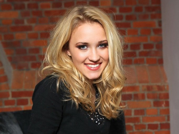 celebcrush4922's tweet photo. Happy Birthday Emily Osment 🎂🌸
#HappyBirthday #Emily #Osment #EmilyOsment https://t.co/FsmOG2Mplm