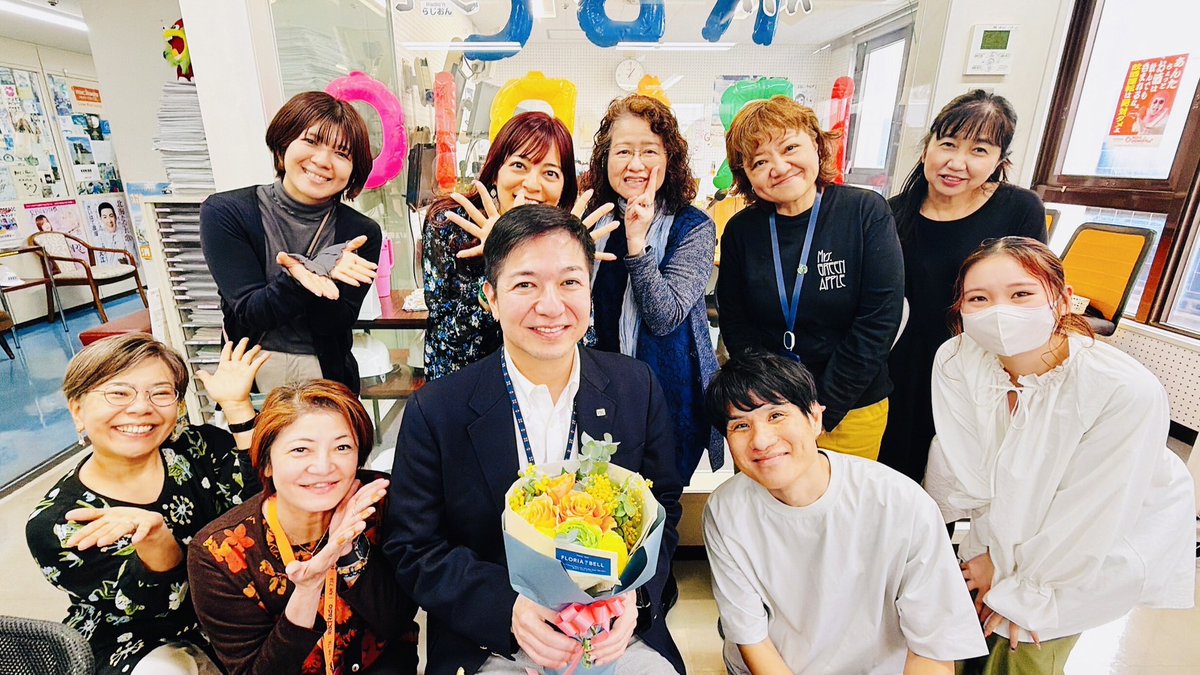 shower_music's tweet image. 倫太郎さんを囲んで　
「倫くんの大冒険」２年目スタ～ト！　
#musicshower 
#倫くんの大冒険