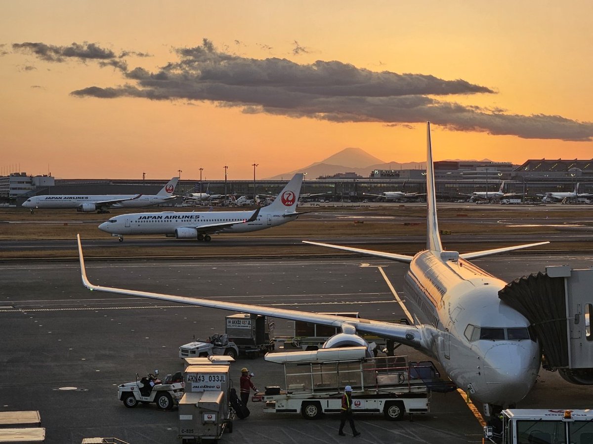 meguru_'s tweet photo. 羽田空港にて。 https://t.co/95vnWpWaVx