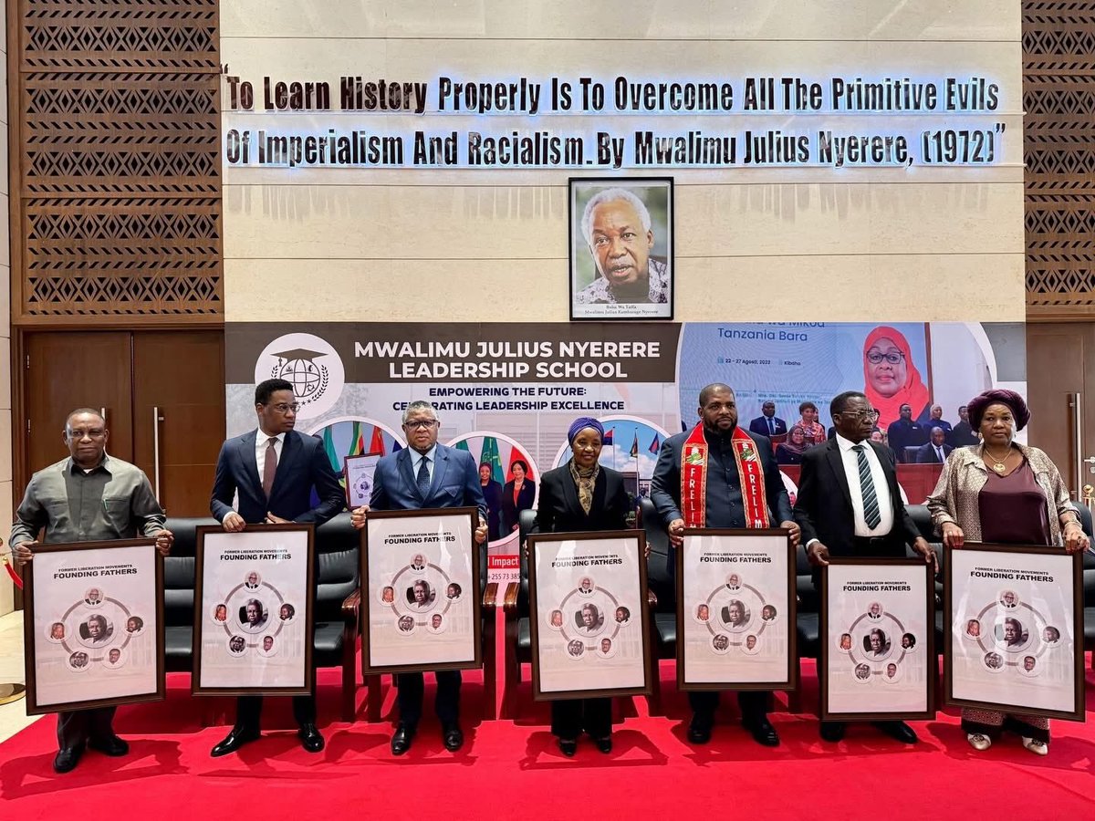 NFrelimo's tweet photo. O Secretário-Geral da FRELIMO assumiu a presidência do Conselho de Curadores da Escola de Liderança Mwalimu Julius Nyerere, reforçando o compromisso com a formação política e a promoção de valores de liderança inspirados no legado de Julius Nyerere.
#FRELIMO #Liderança #Africa https://t.co/rsTWt3pHO9