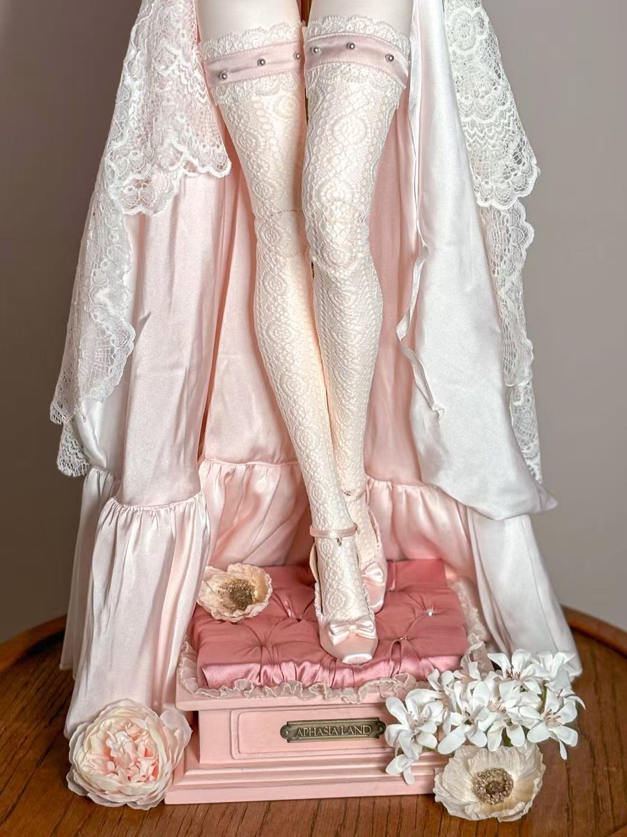 LUTSDOLL tweet media