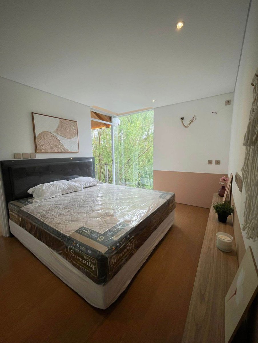 AdjieRealty's tweet photo. Rumah Japandi di Bandung
Dijual rumah full furnished, konsep desain modern dengan sentuhan japandi, lingkungan strategis deket ke Summarecon Bandung.

Luas Tanah 84 m²
Luas Bangunan 110 m²
Kamar Tidur 3
Kamar Mandi 2
Carport 1

IDR 1.7 M

📍Margahayu Raya Bandung https://t.co/n74qU7b9h1