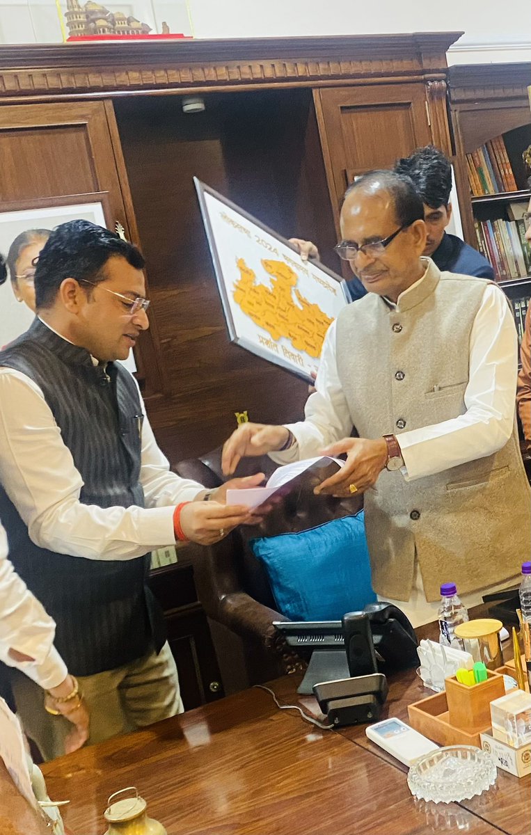 prashantbjpmp's tweet photo. अभूतपूर्व मुख्यमंत्री देश के यशस्वी कृषि मंत्री आदरणीय श्री @ChouhanShivraj जी को जन्म दिवस की बधाई अनंत शुभकामनाएँ। https://t.co/ZSuPHgYlfK