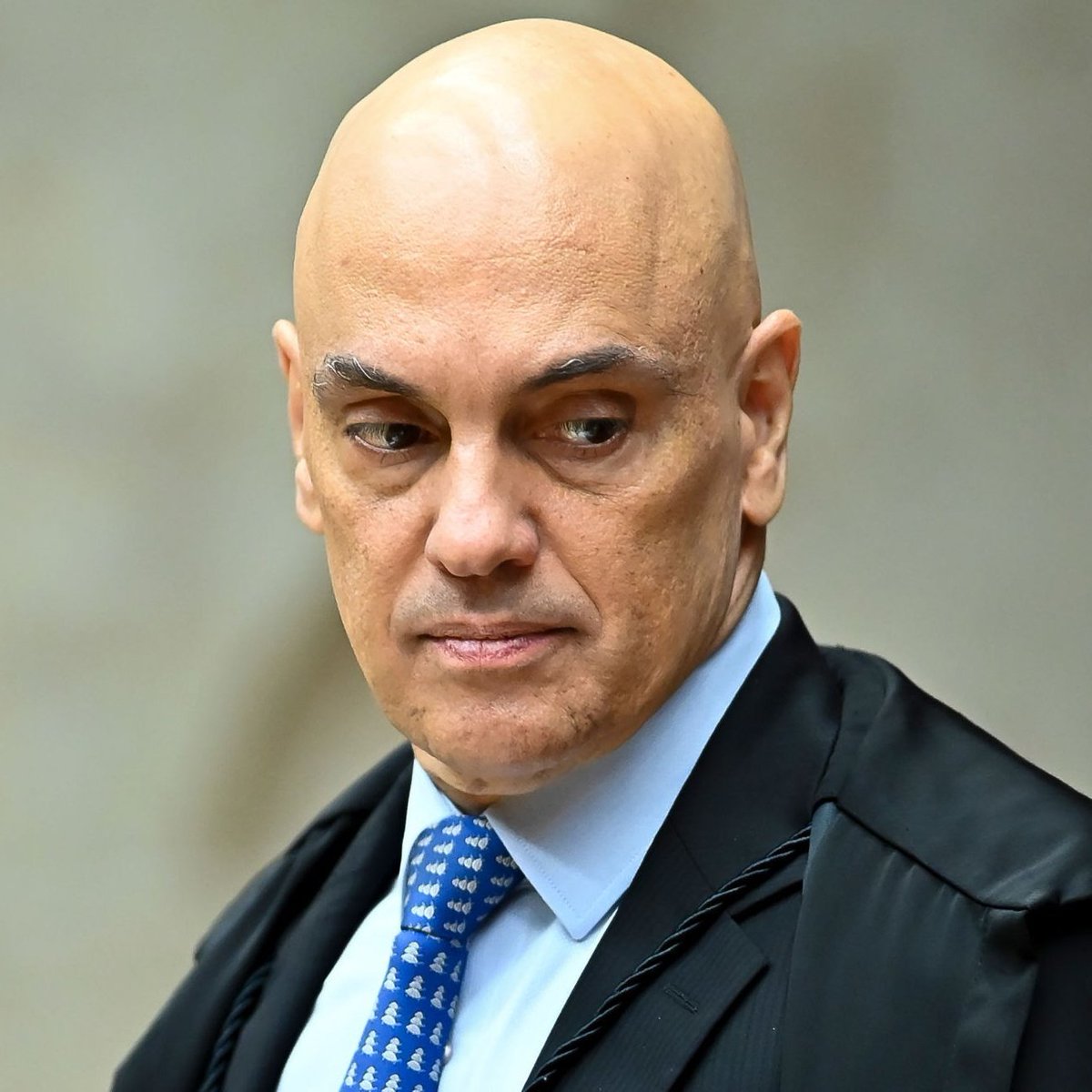 Olha o nível da intimidade!
Quem atende uma chamada de mulher no meio de um negócio?
E ainda mostra?
Só piora:
Mulher de Daniel Vorcaro, Martha Graeff, brincou dizendo ter ficado com vergonha ao aparecer em chamada de vídeo de seu namorado quando ele estava junto a Alexandre de