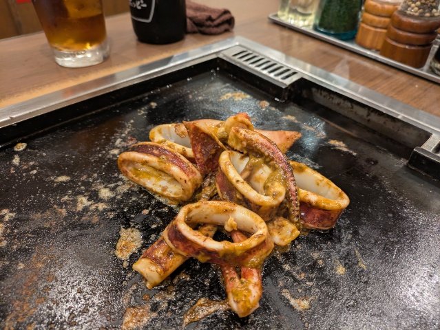 hey_rosy's tweet photo. 月島もんじゃ もへじ はなれのはなれ@東京都中央区月島
東京の夜、月島のもんじゃ通りへ！イカゴロ焼きから、白子、ニラ玉もんじゃ？とてもおいしくいただきました(⁠^⁠^⁠) https://t.co/FwjM7mJTgF