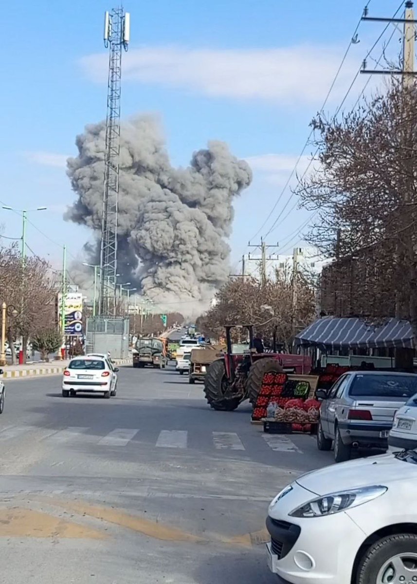 تنسی‌تاکسیدو  tweet media