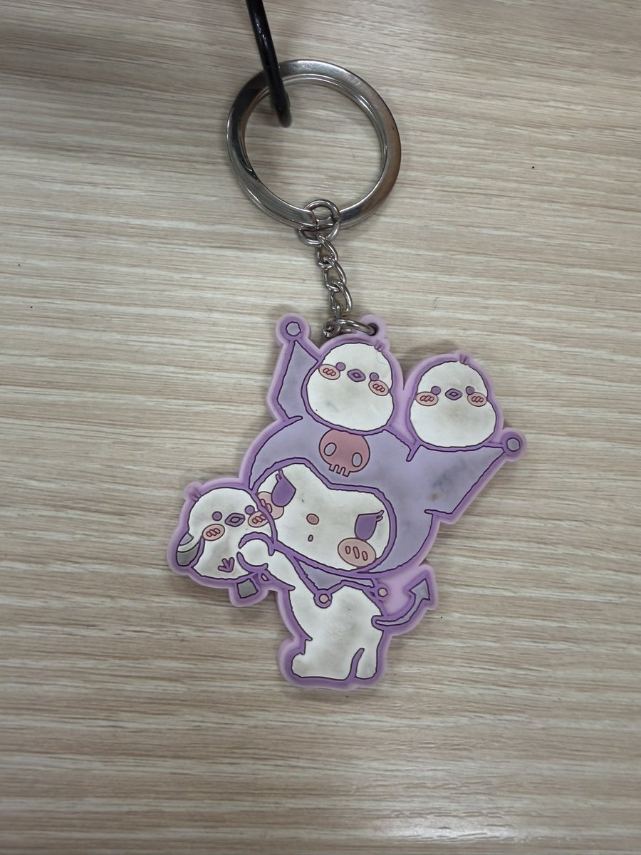 お前を3年前北海道で買って、こんなに黒くなっちまったな。クロミだけに。

春ツアー初日、北海道楽しもう！！
絶対楽しい。